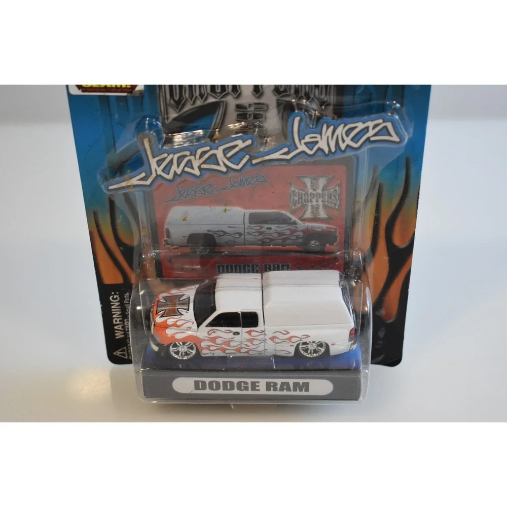 Muscle Machines Jesse James West Coast Choppers Dodge Ram 1:64 Scale